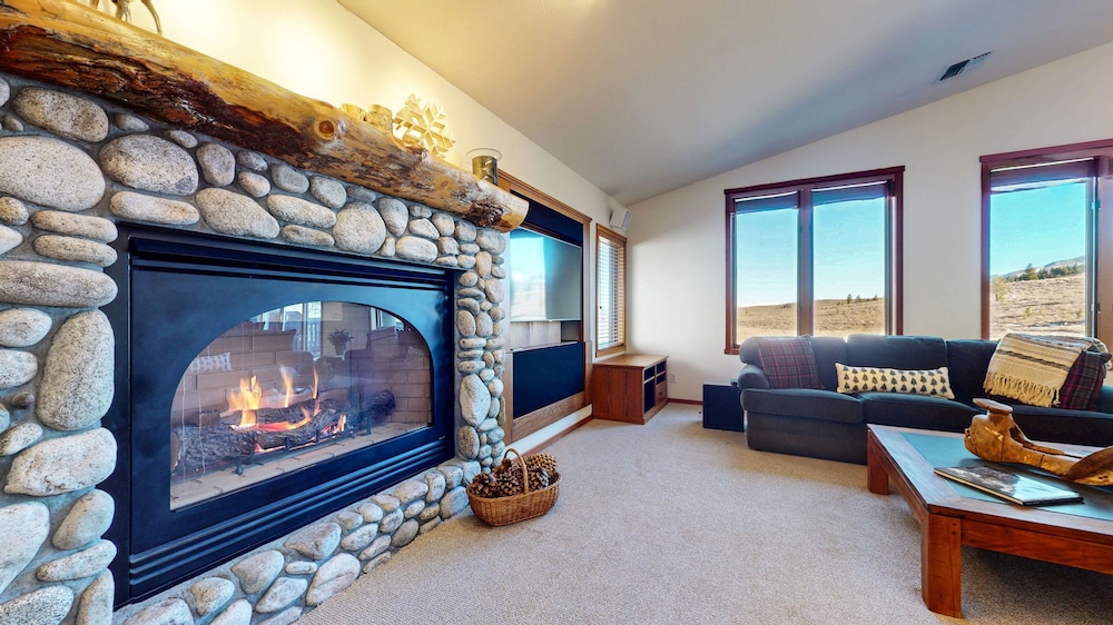 Snowcreek V #819 4 Bedroom Condo