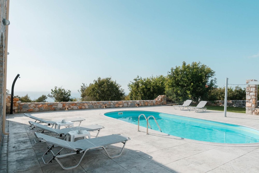 Villa Dioni Tria in Ditiki Mani
