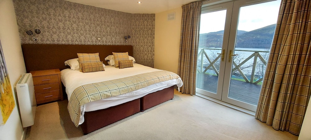 Loch Rannoch Highland Club Pine Marten Lodge 07
