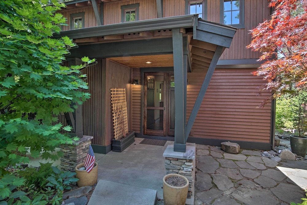 Modern Alpine Home on Prospector Golf Course! view 3