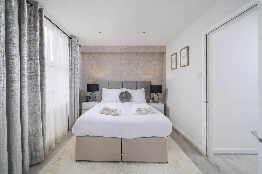 Modern South Wimbledon Stay