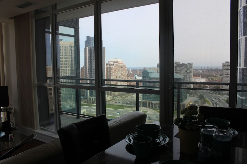 Deluxe Corner Suite - By Elite Suites