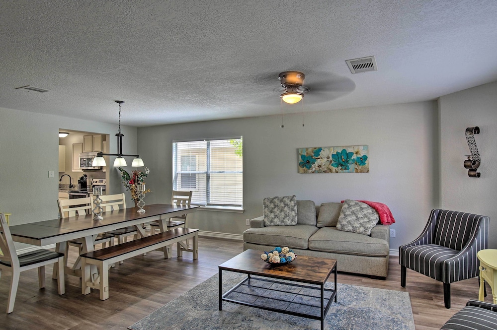 Spacious San Antonio Home ~ 9 Miles to Usta! view 2