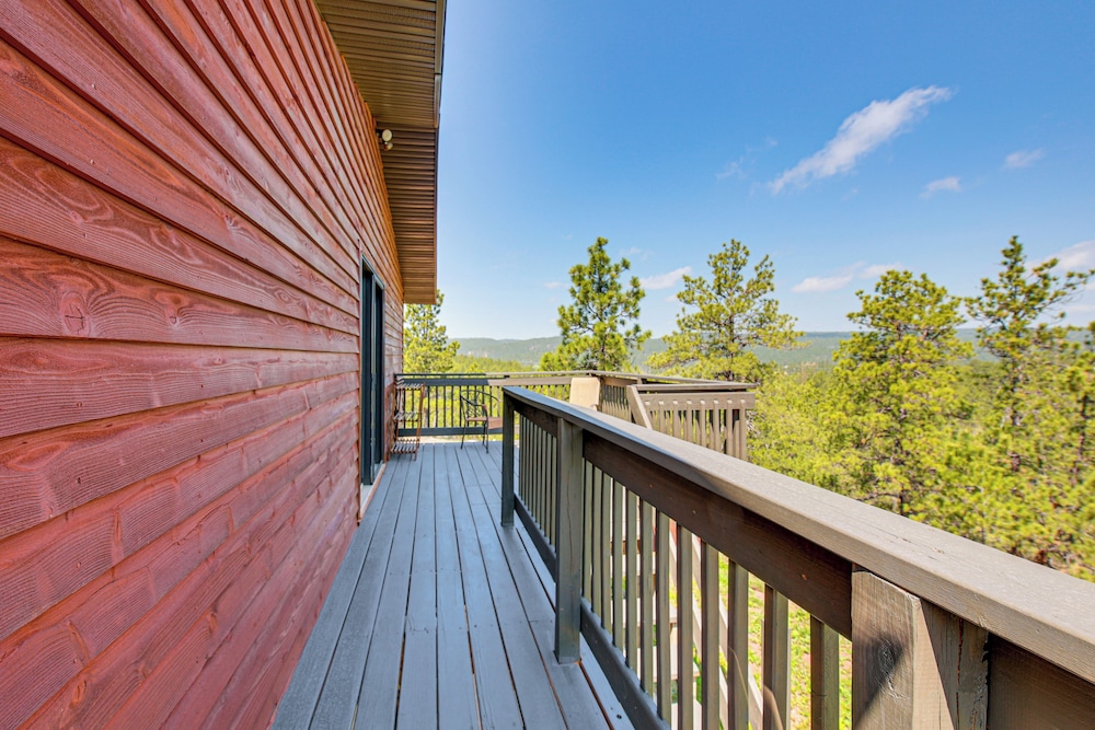 3 Mi to Dtwn: Mtn-view Retreat in Hot Springs!
