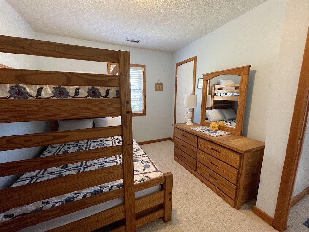 Someday 3 Bedroom Cottage by RedAwning view 4
