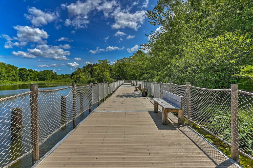 < 1 Mi to Mountain Creek Resort: Condo w/ Balcony
