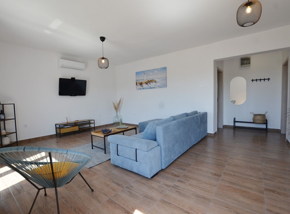 Lush and Sweet Escape Apartments