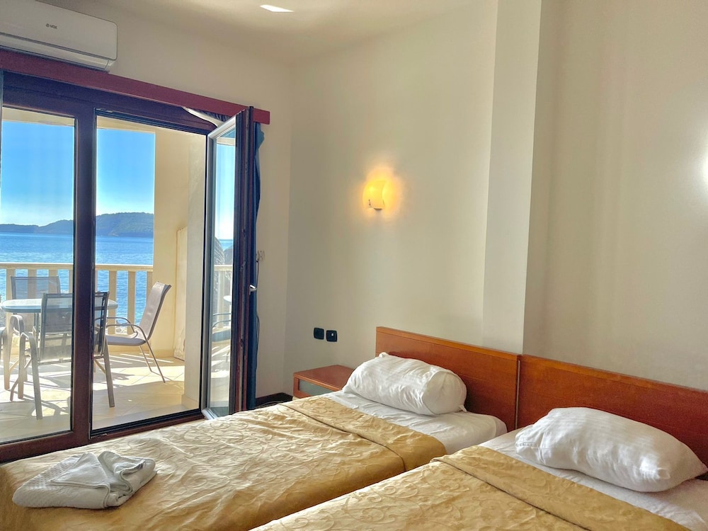 Seaview Apartments Rafailovici view 4
