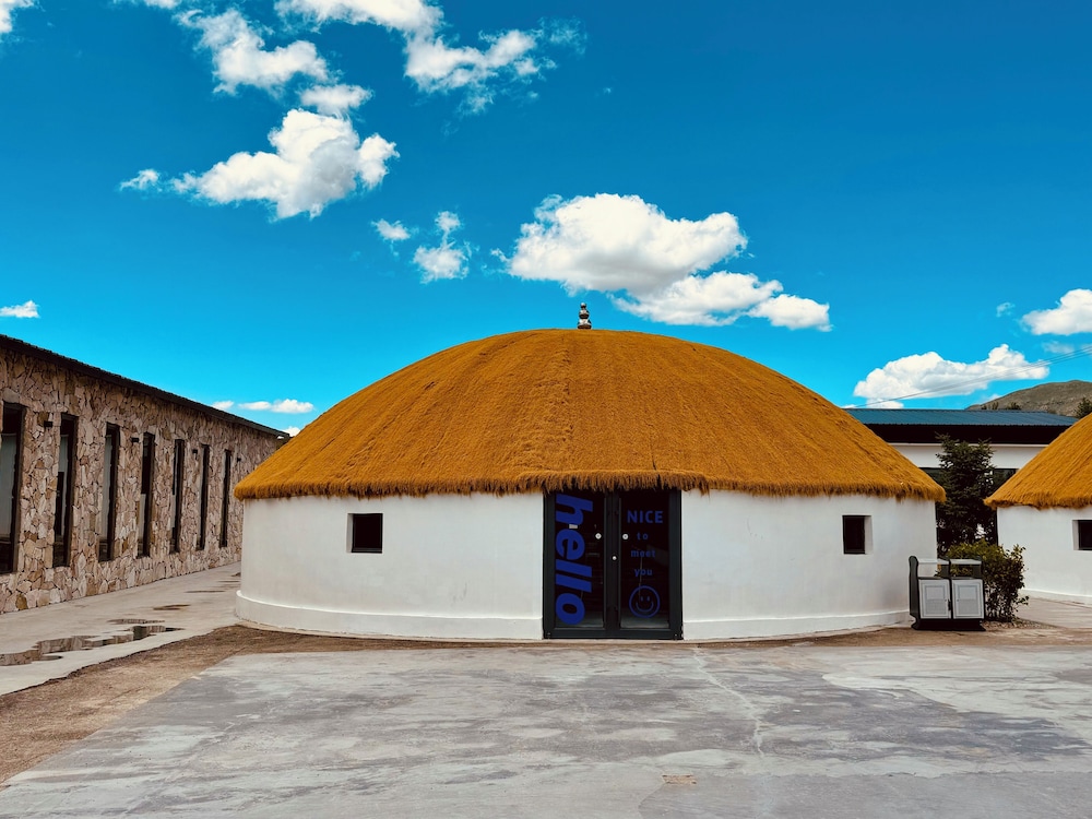 QING Luxury Campground Hotel