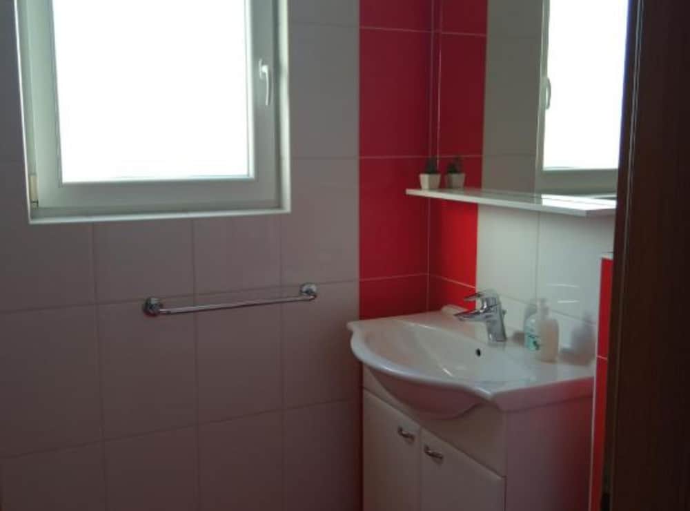 Cozy Vodice Garden Apartments With Terrace and BBQ