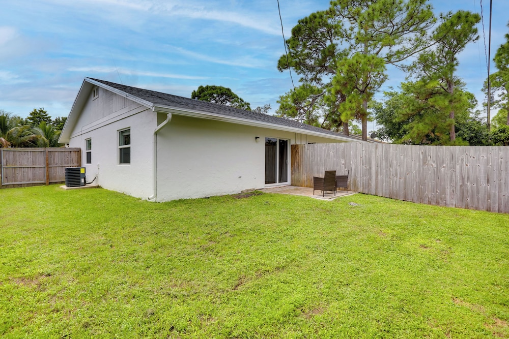 Pet-friendly Jupiter Townhome, 6 Mi to Beaches! view 3