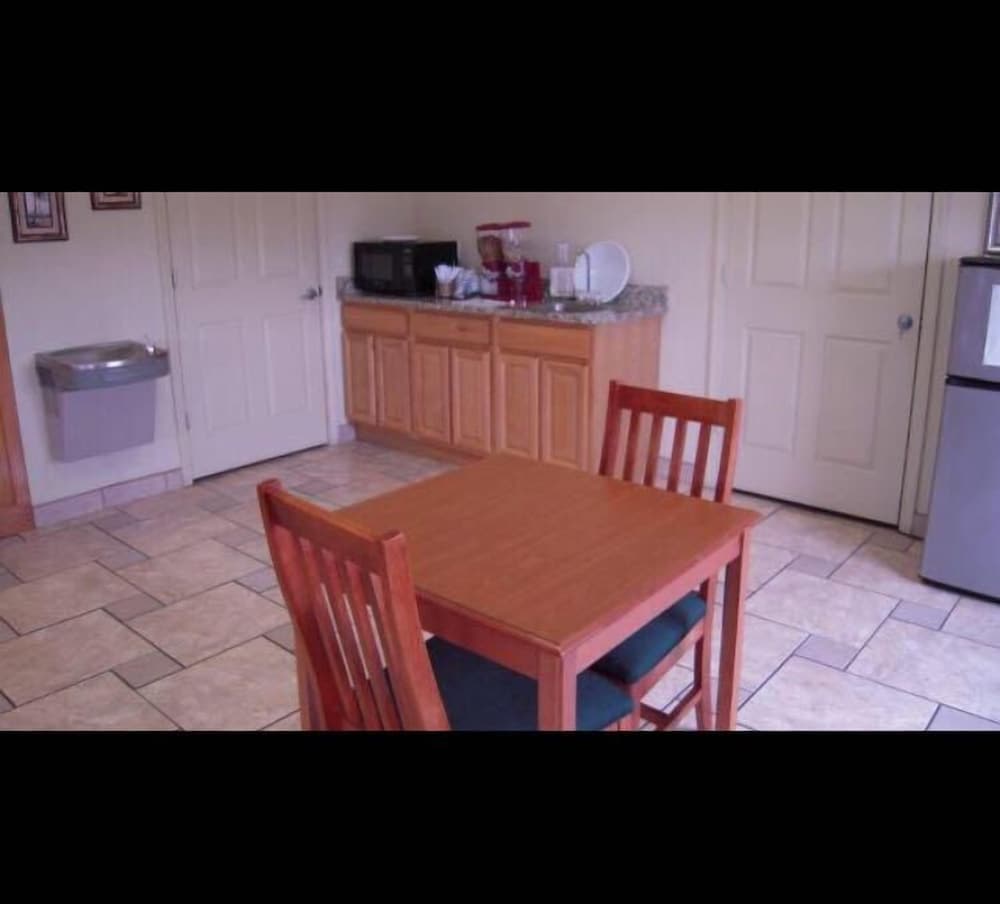 City Heart Inn  Suites - Property Image 24