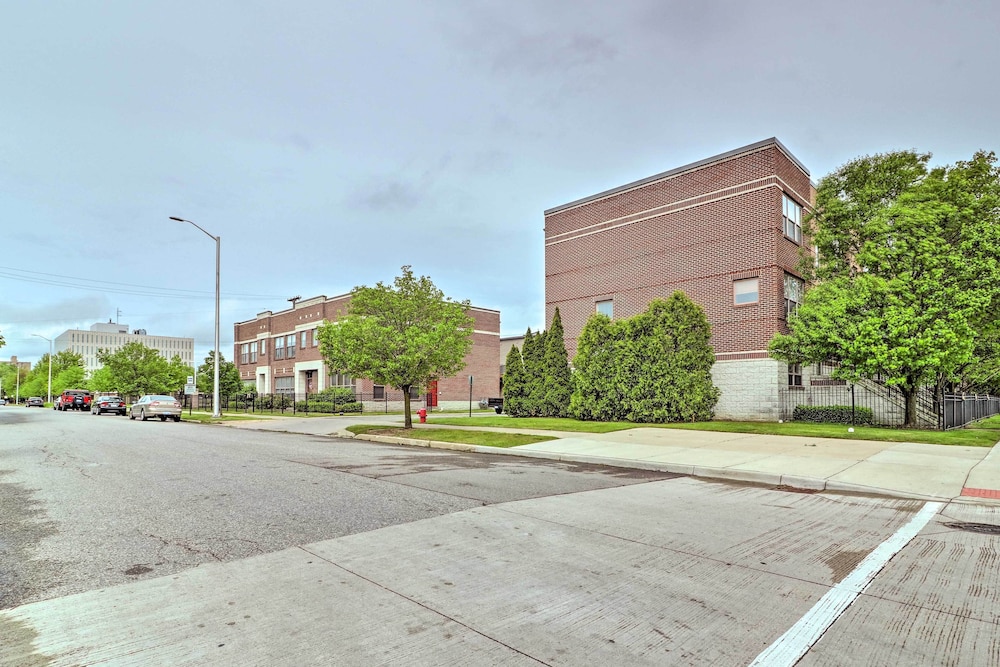 Urban Escape w/ Patio - 2 Mi to Downtown Detroit!