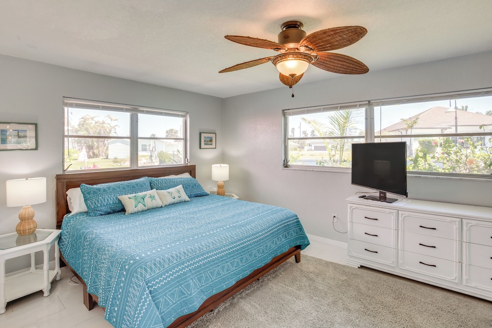 2 Mi to Beach: Canal-front Home in Cape Coral!