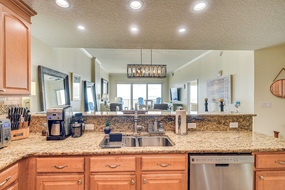 Direct Beach Access: NSB Condo w/ Community Perks