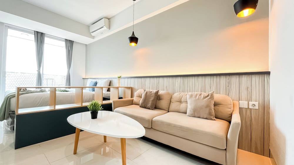 Spacious Studio Apartment West Vista Near Rawa Buaya Station