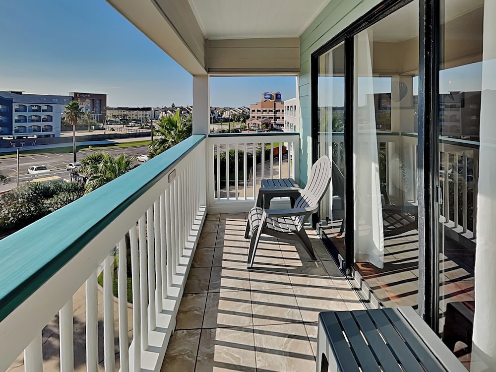 Casa Del Mar 350-front Facing
