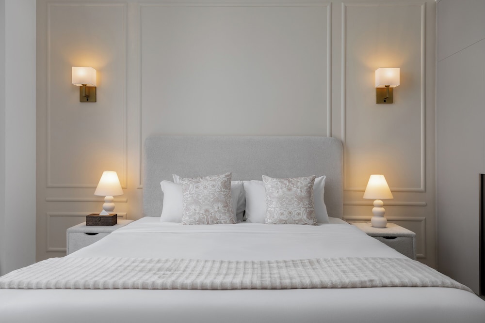 Maison Privee Sky-High Elegance w/ Unrivaled Burj Khalifa Views