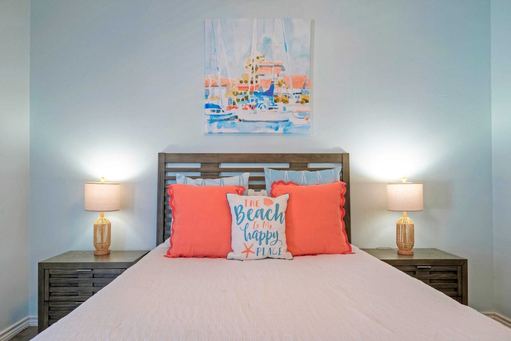 9 Costa Bahia Condos Sleeps 48 + Pool Minutes to the Beach