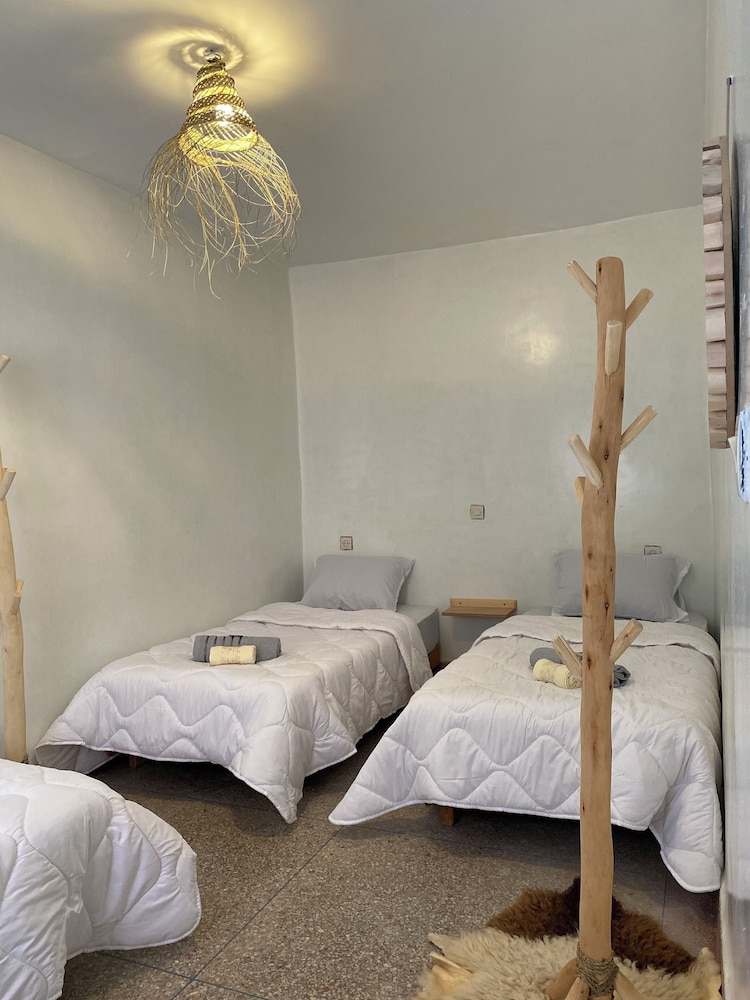 TITRYTE SURF HOUSE