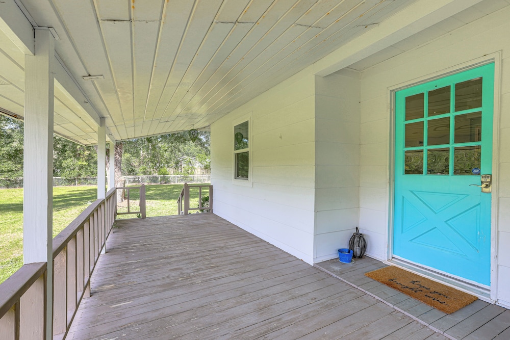 16 Mi to Wec: Horse-friendly Home on 5 Acres!