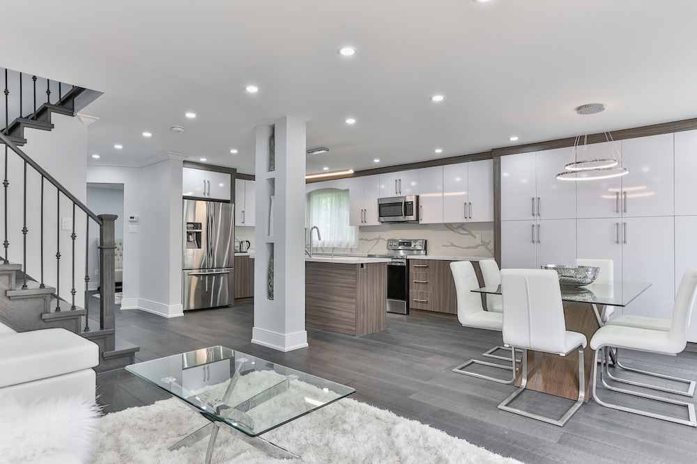 QuickStay - Classy 5brm House in Vaughan