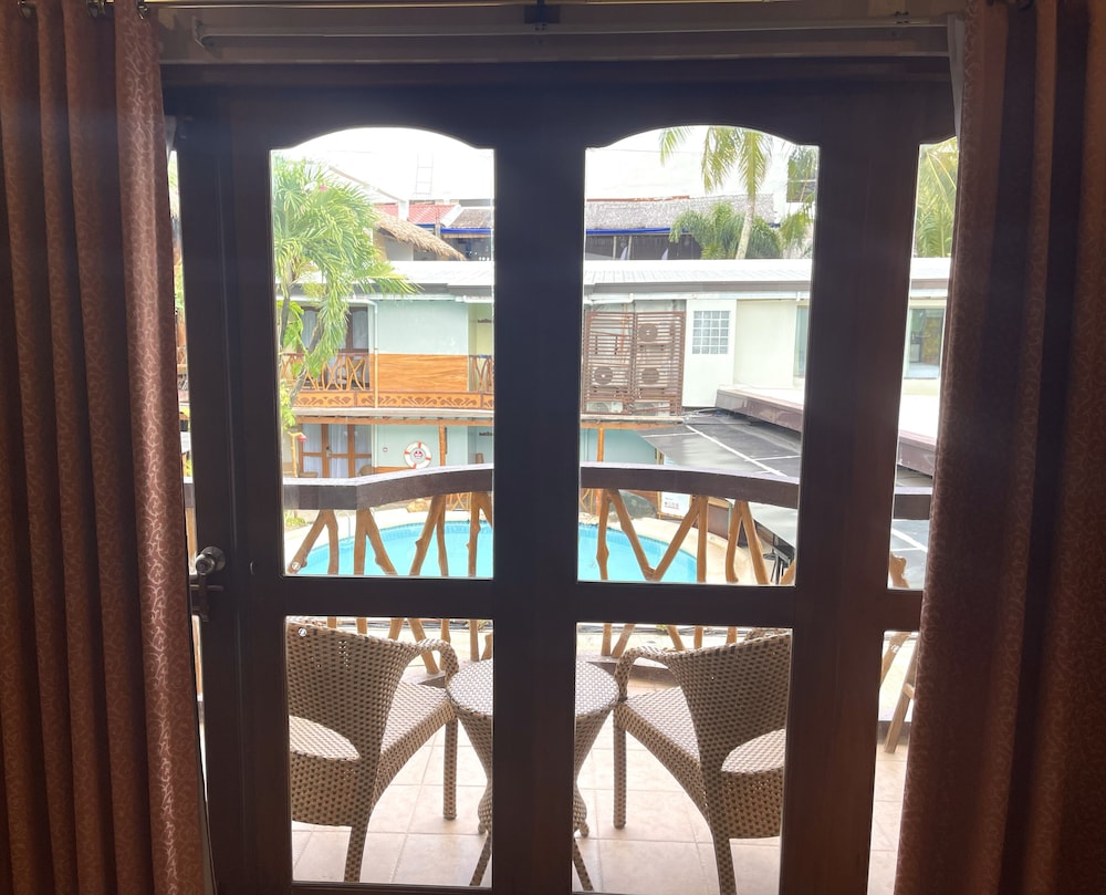 Red Coconut Beach Hotel
