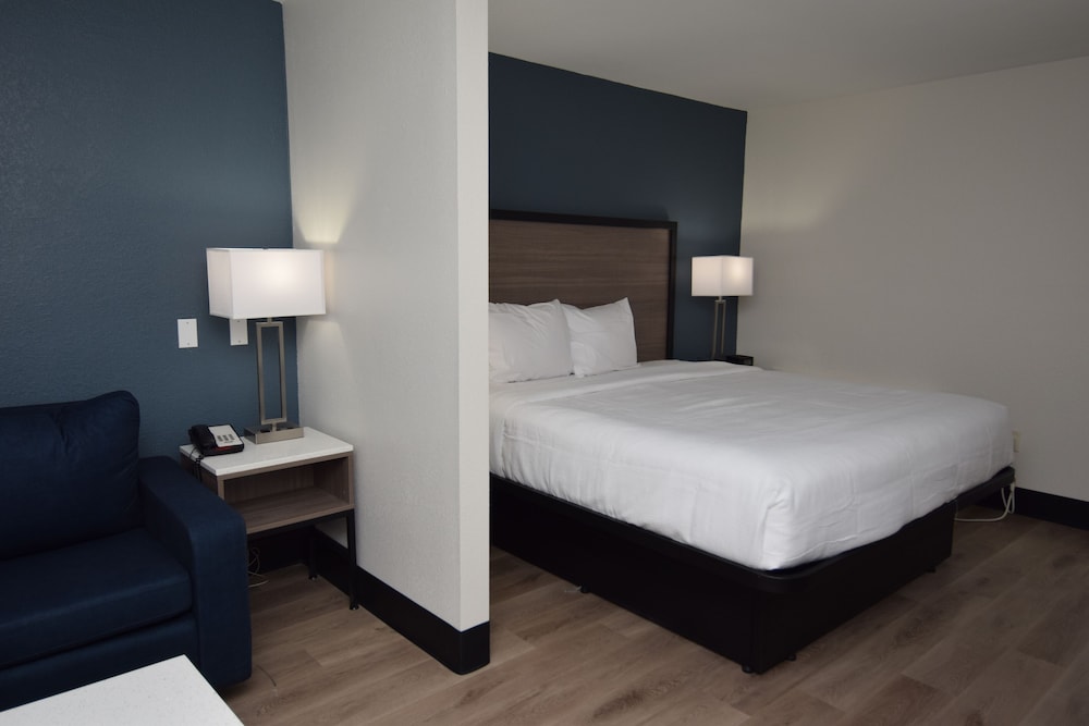 Baymont by Wyndham Batavia - Darien Lake