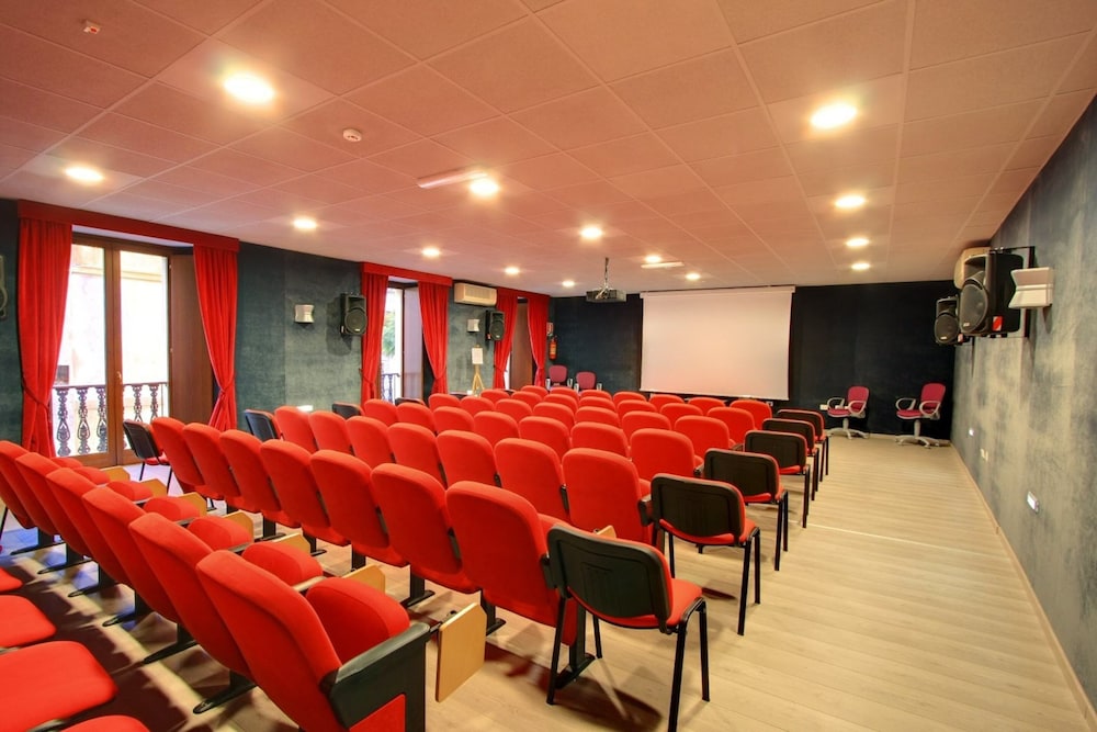 meeting & event spaces