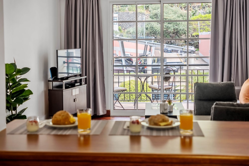 Pestana s Nest by Homie