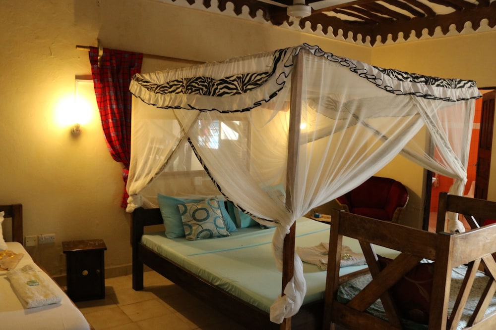 Room-a Wonderful Beach Property in Diani view 2