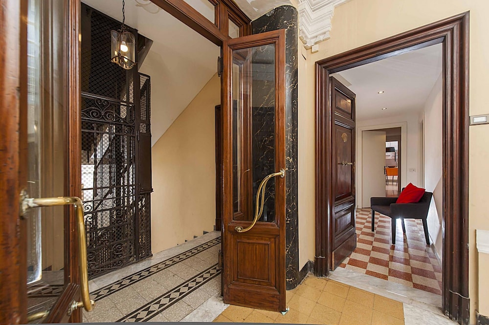 Bernini in Roma With 2 Bedrooms and 2 Bathrooms