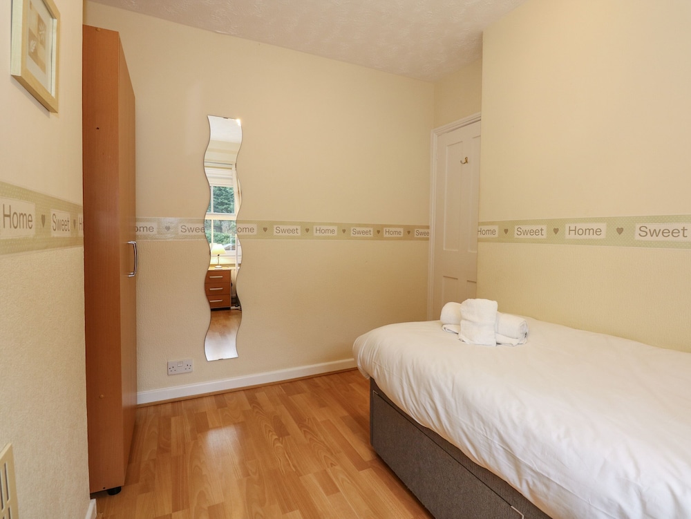 5 Melinda Cottages view 5