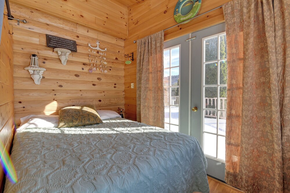 Steps From Lake George! 8-acre Home w/ Dock Access