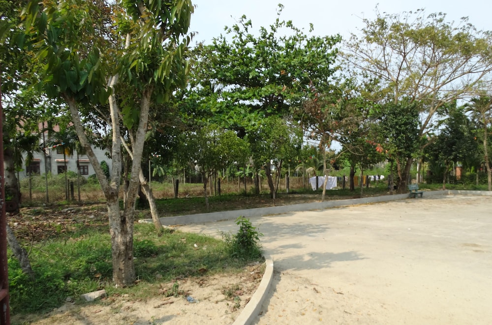 Yellow House Homestay