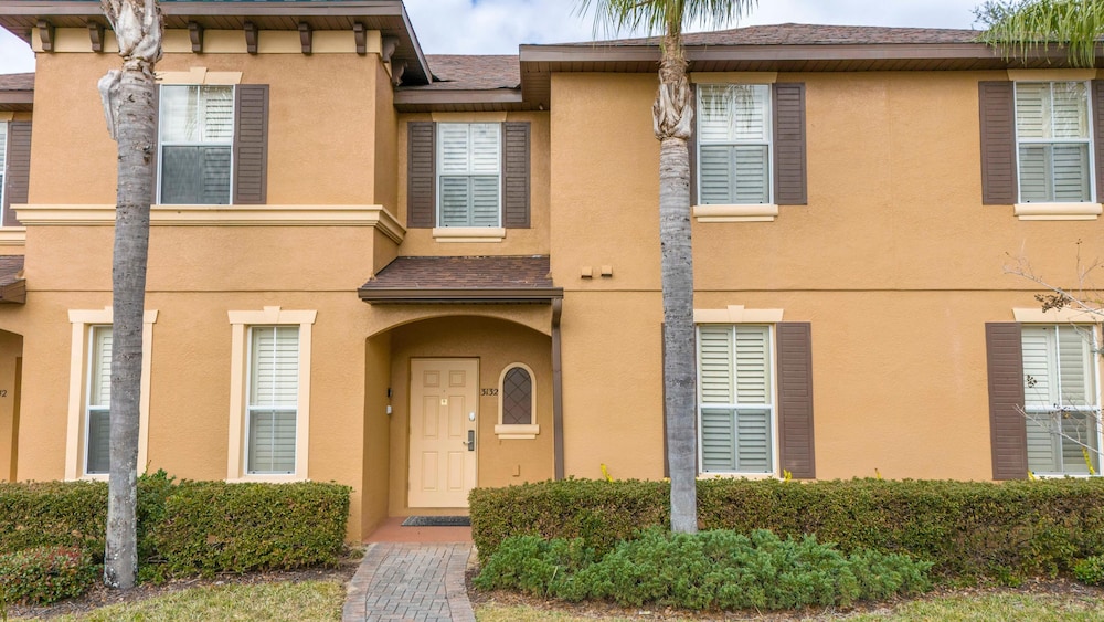 3132 CA - Charming Townhome Retreat