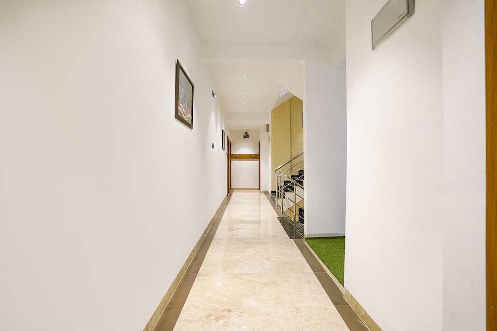 Fabhotel Status Residency
