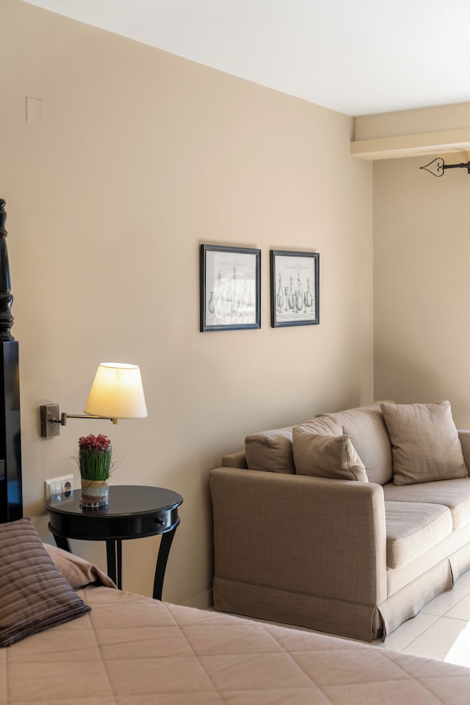Aerinon Guesthouse