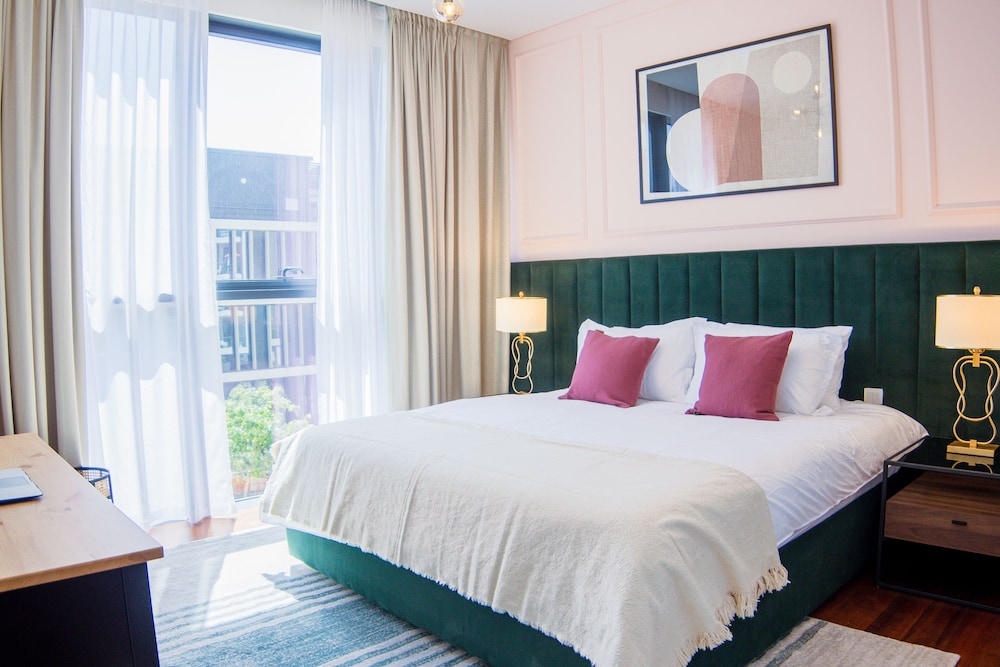 Nasma Luxury Stays - City Walk