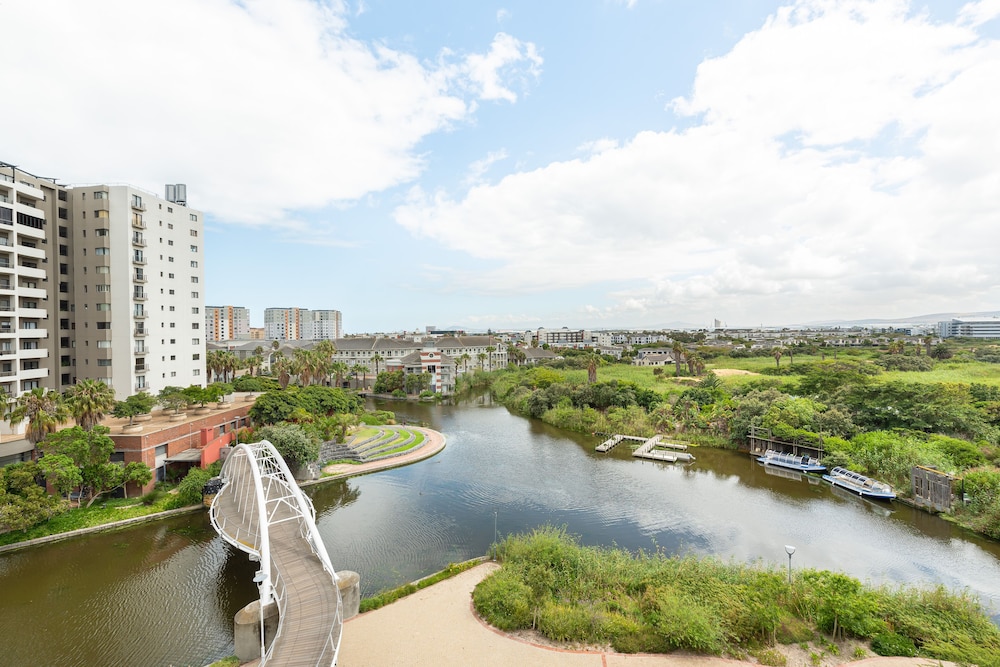 Water Edge 502 view 4