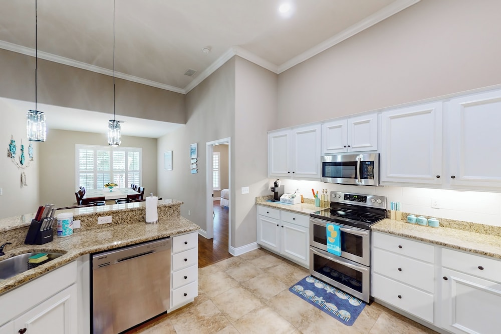 Spacious 5BR w/ Patio & W/D Near Beach