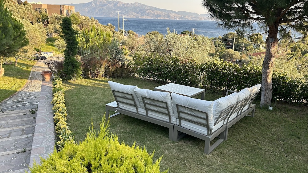 Assos Longevity Hotel
