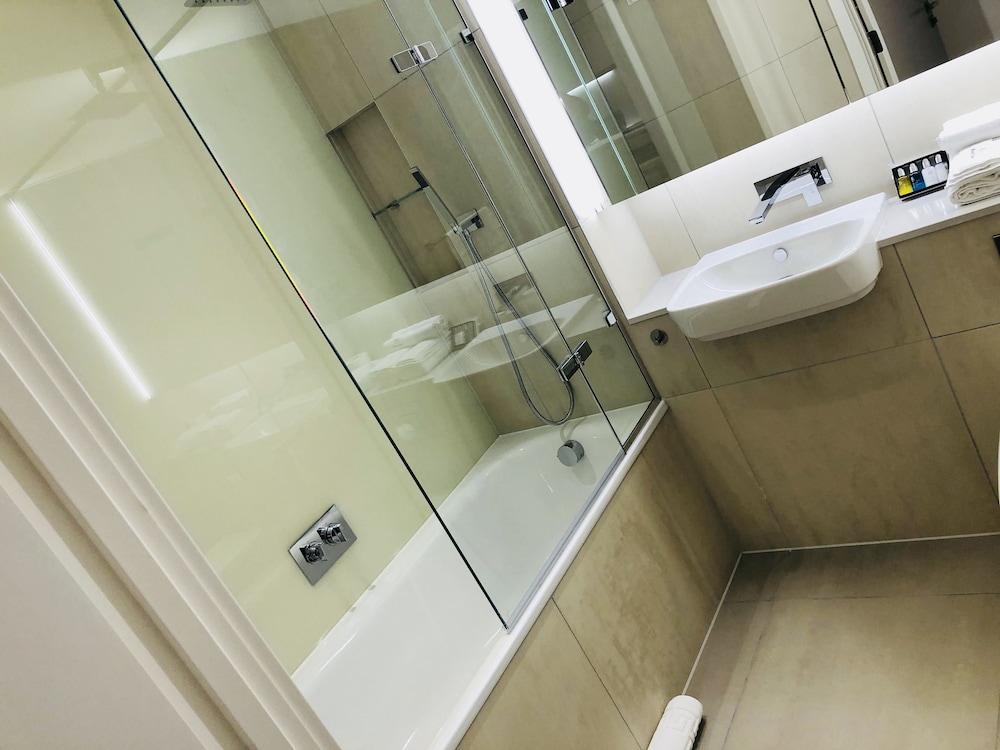 Wembley Vacations - Kaatchi Boutique Apartments - Property Image 8
