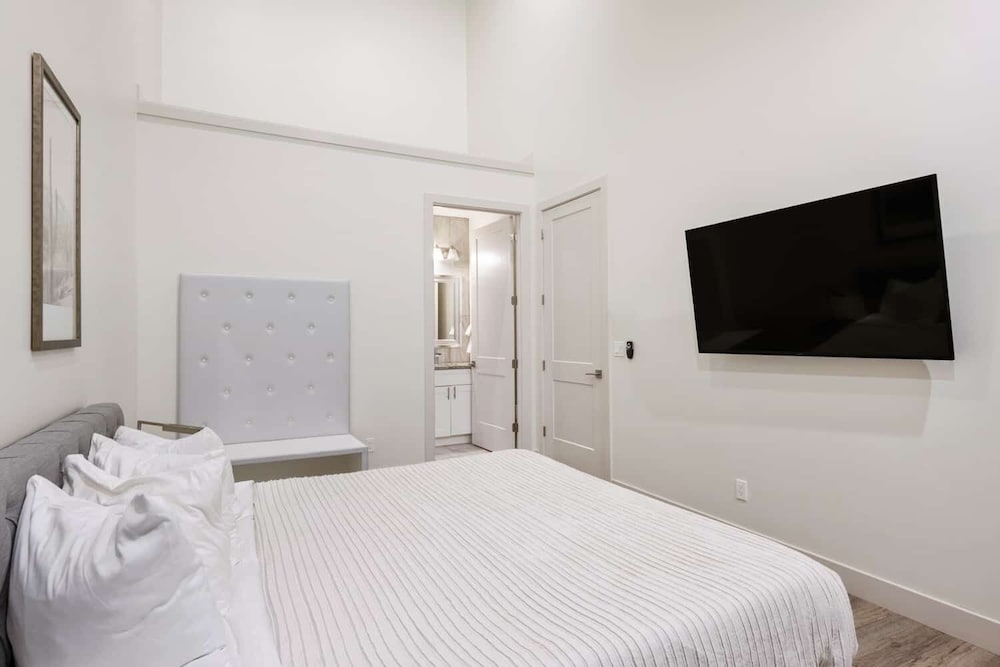 Twice Charmed 8 Bedroom Townhouse