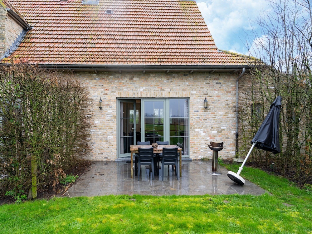 Comfortable Group Home With Large Garden