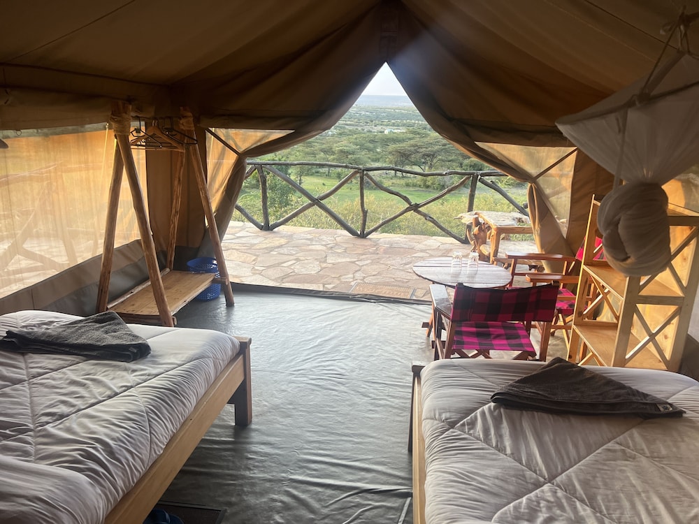 Sunset camp Masai Mara view 3