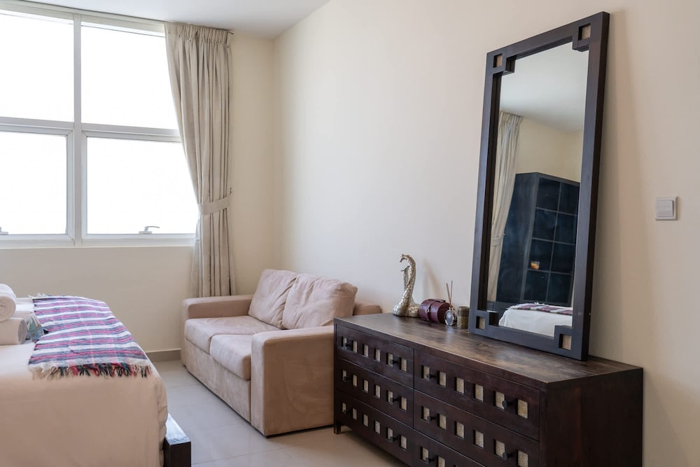 Charming Sun-filled 1-bedroom in Red Residence Dubai Sports City