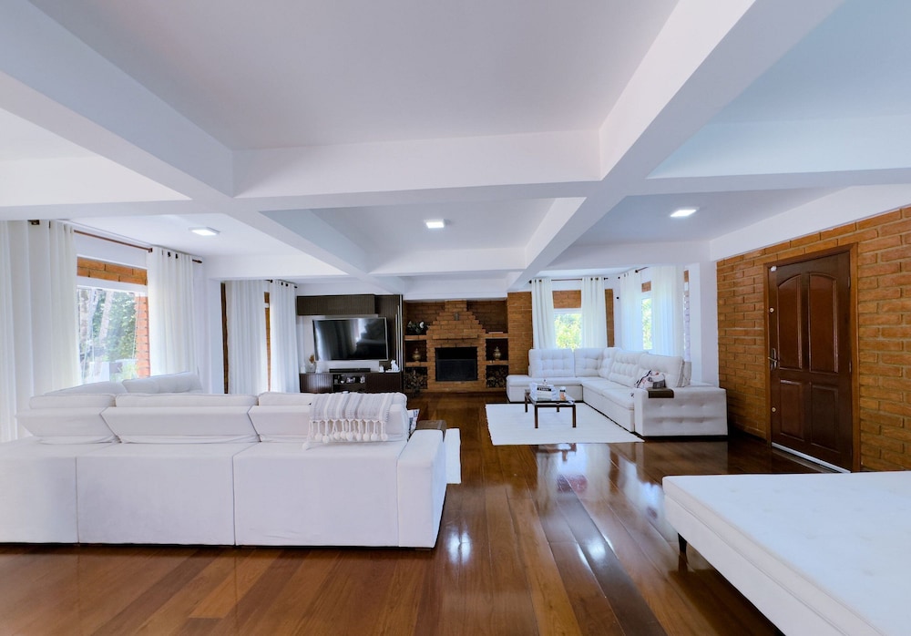Casa de Luxo 2500m na Granja Viana
