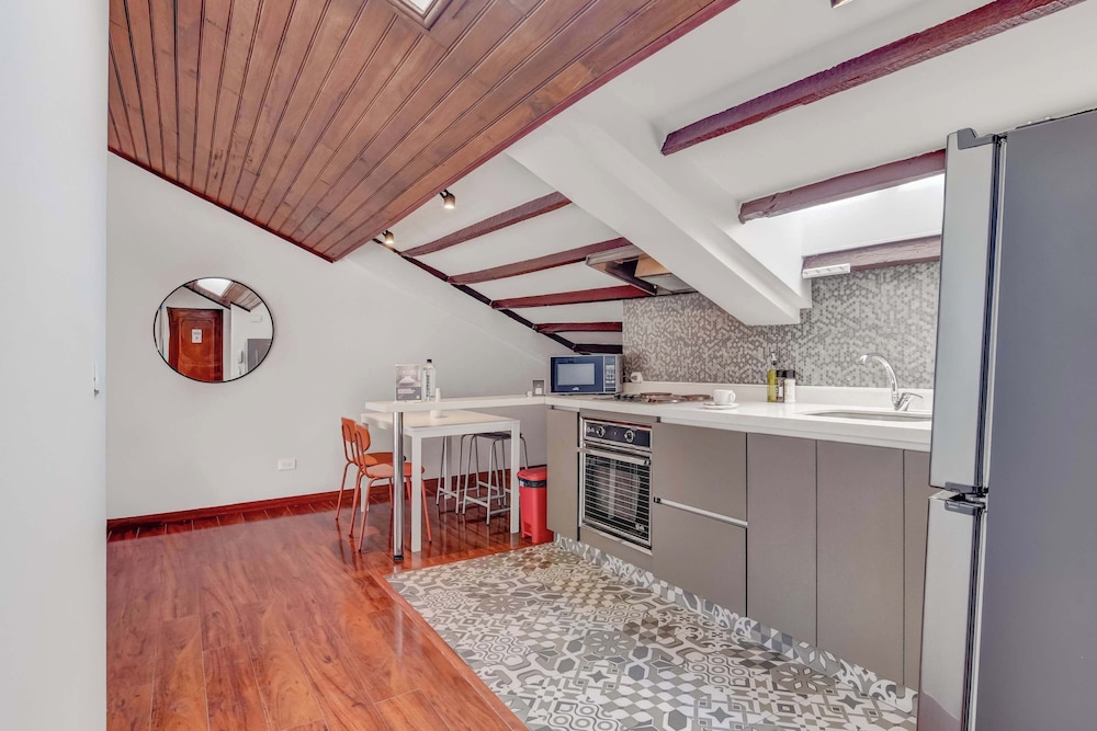 w Delightful 1BR With Terrace in Zona T