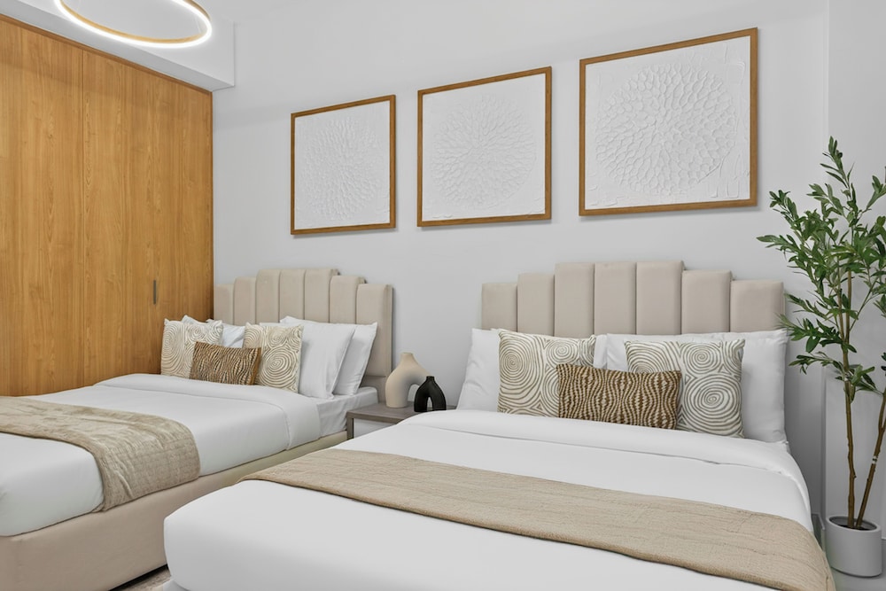 Radiant Boulevard by DVH Luxe Retreats